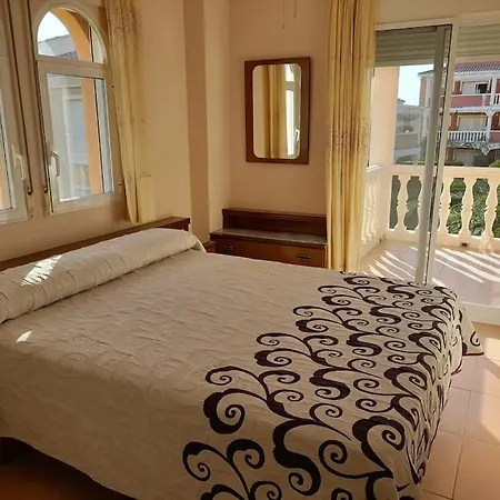 Beautiful 2-bed Beachside Apartmán Denia