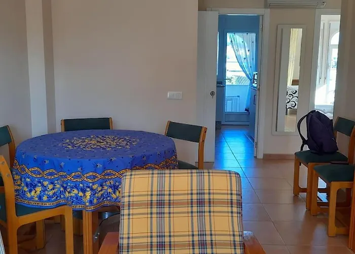 Beautiful 2-bed Beachside * دينايا